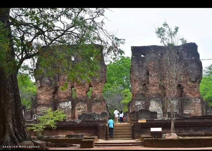 Arani Homestay Polonnaruwa Bagian luar foto